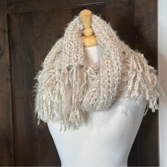 MixIt Let’s Snuggle ivory fringe Scarf one size chunky oblong wrap scarf NWT - Picture 1 of 7